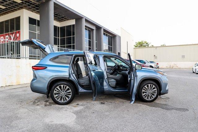 used 2022 Toyota Highlander car, priced at $38,792