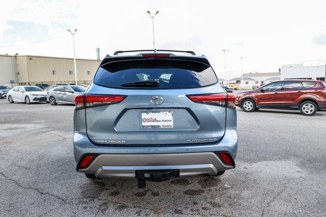 used 2022 Toyota Highlander car, priced at $38,792