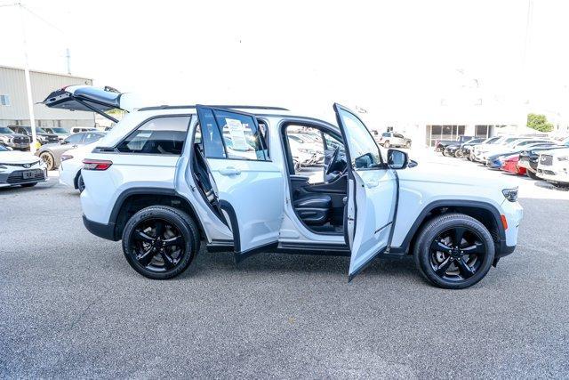 used 2023 Jeep Grand Cherokee car, priced at $32,495