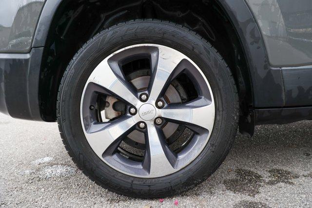 used 2019 Jeep Cherokee car, priced at $19,295