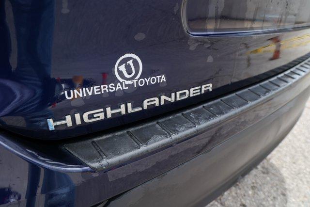 used 2022 Toyota Highlander car, priced at $38,998