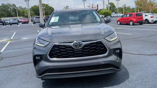 used 2021 Toyota Highlander car, priced at $31,800