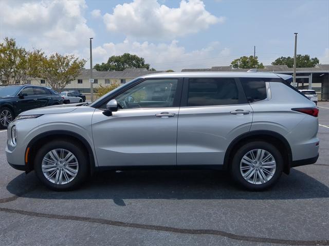 new 2024 Mitsubishi Outlander car, priced at $28,525