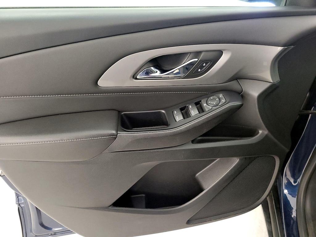 used 2023 Chevrolet Traverse car, priced at $28,998