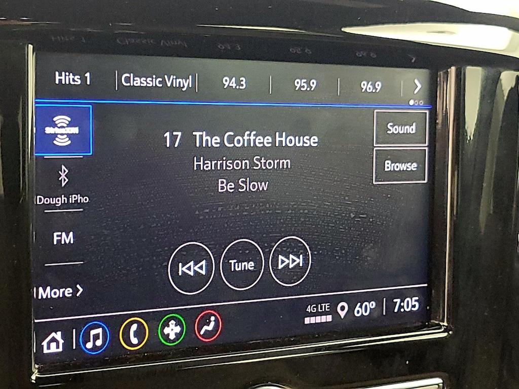 used 2023 Chevrolet Traverse car, priced at $28,998