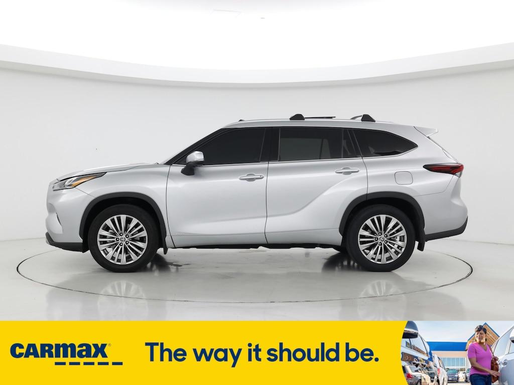 used 2024 Toyota Highlander Hybrid car, priced at $54,998