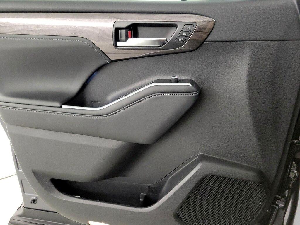 used 2024 Toyota Highlander car, priced at $53,998