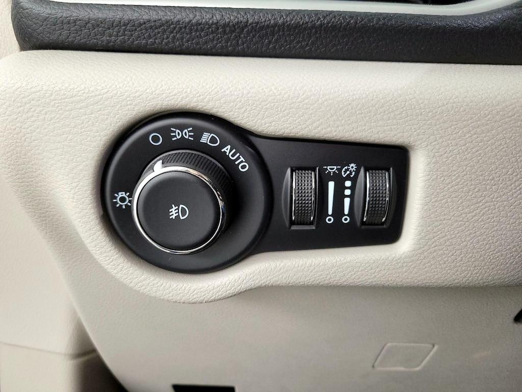 used 2023 Chrysler Pacifica car, priced at $36,998