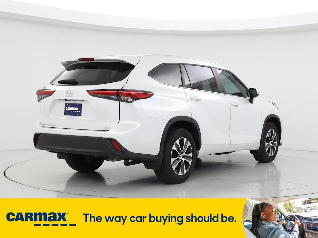 used 2023 Toyota Highlander car, priced at $40,998