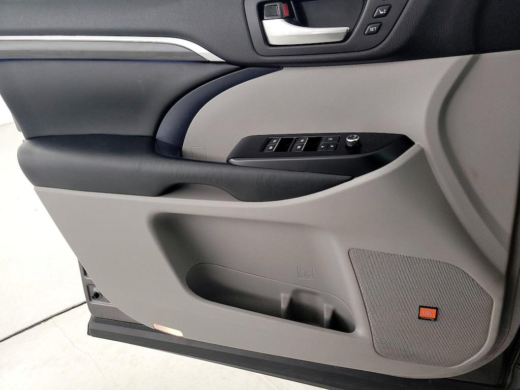 used 2019 Toyota Highlander car, priced at $31,998
