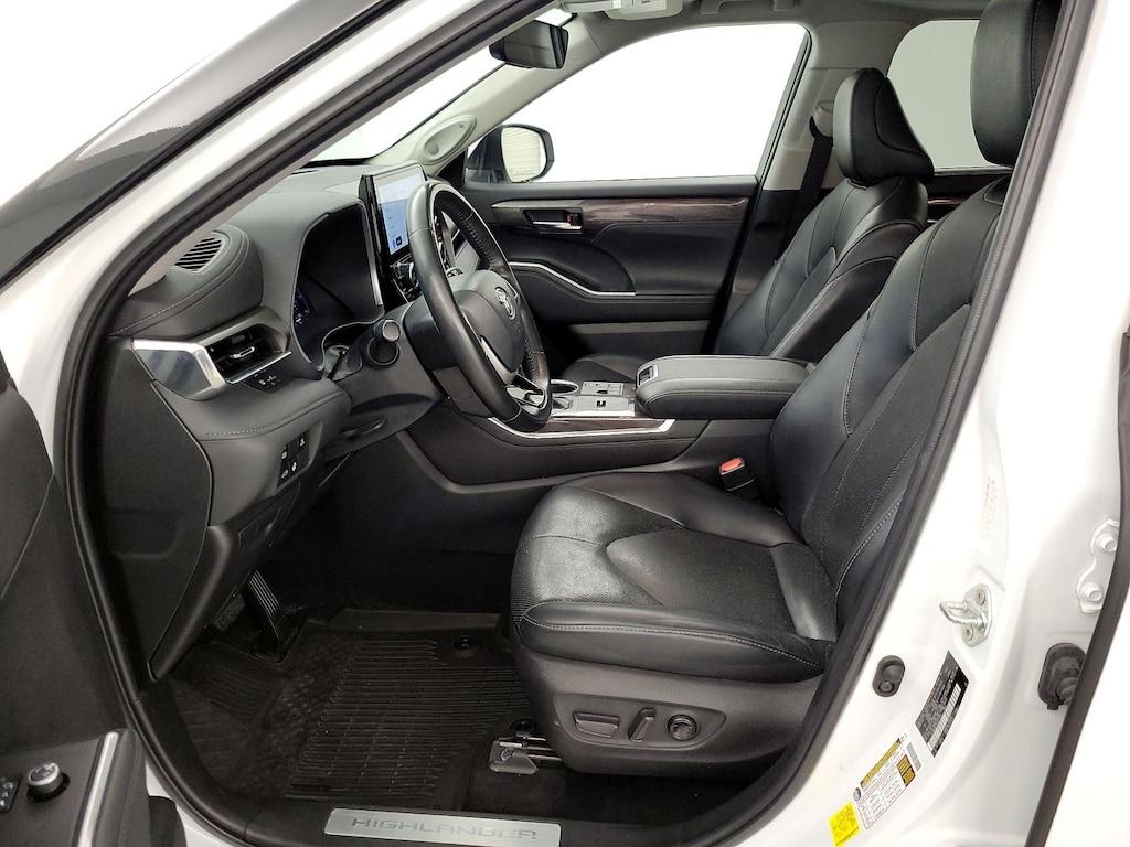 used 2023 Toyota Highlander Hybrid car, priced at $49,998