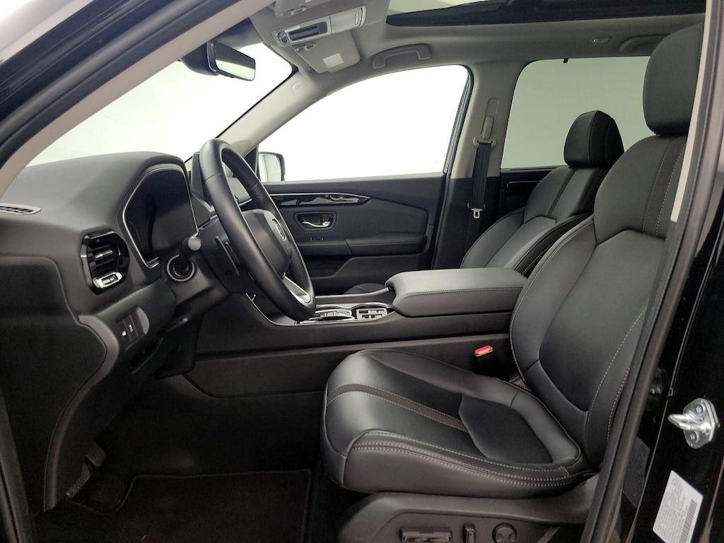 used 2025 Honda Pilot car, priced at $45,998