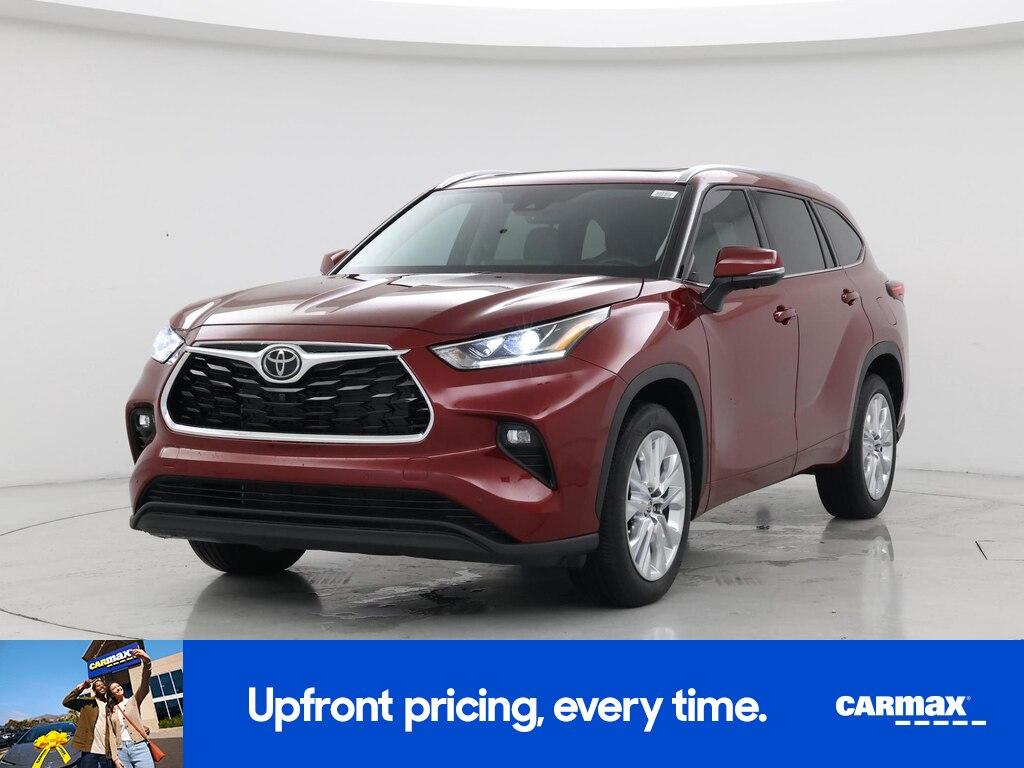 used 2023 Toyota Highlander car, priced at $40,998
