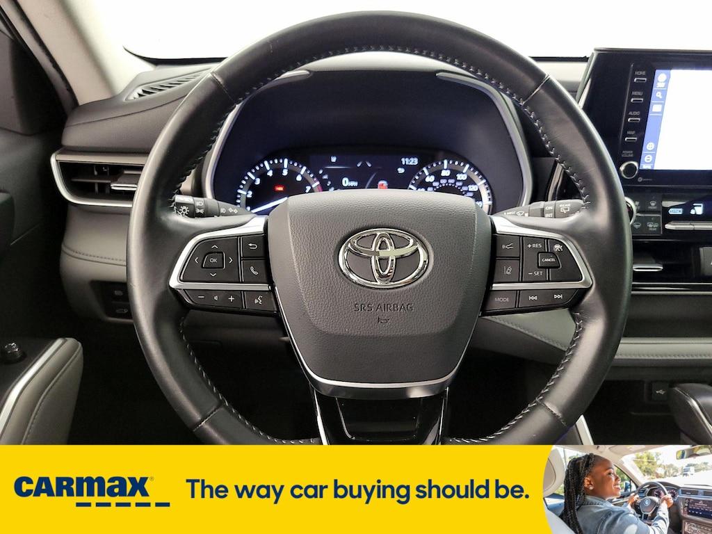 used 2020 Toyota Highlander car, priced at $31,998