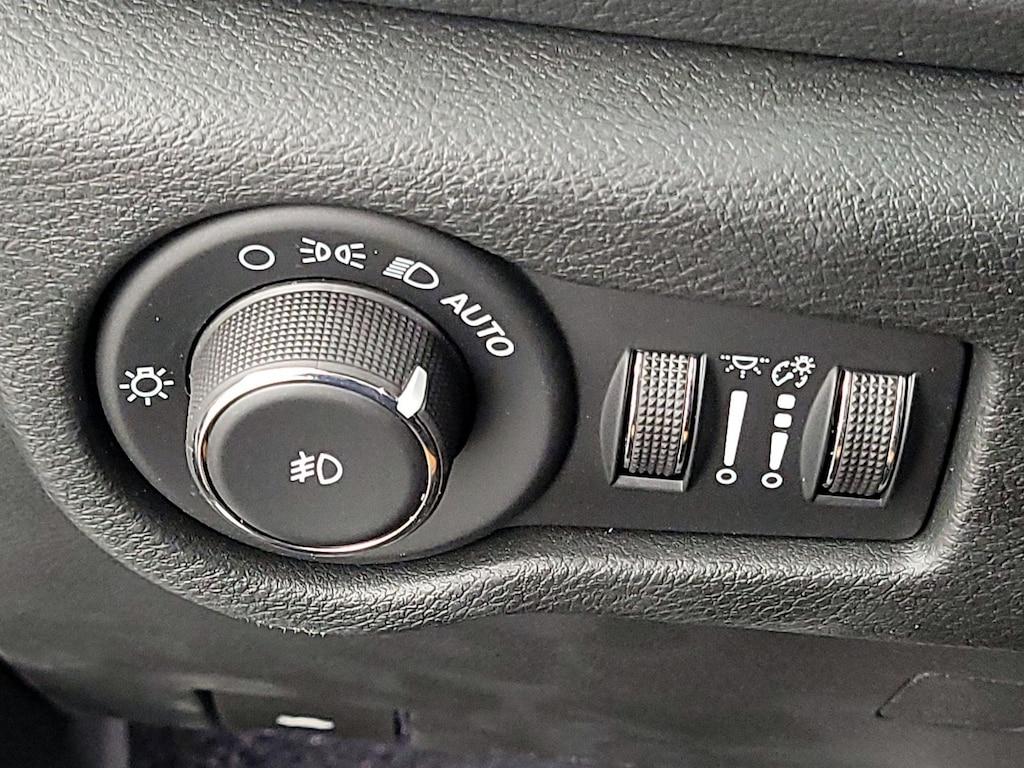 used 2022 Chrysler Pacifica Hybrid car, priced at $40,998