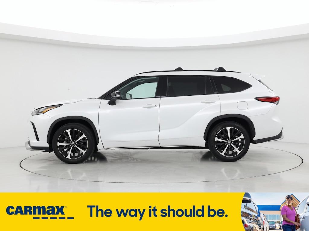 used 2022 Toyota Highlander car, priced at $35,998