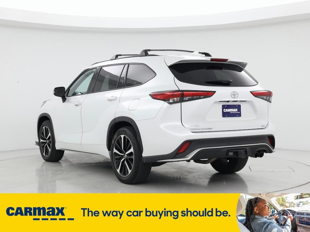 used 2022 Toyota Highlander car, priced at $35,998