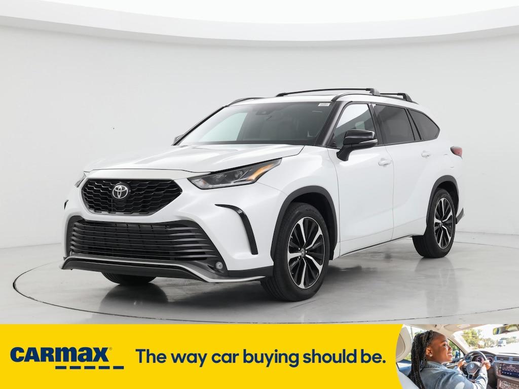 used 2022 Toyota Highlander car, priced at $35,998