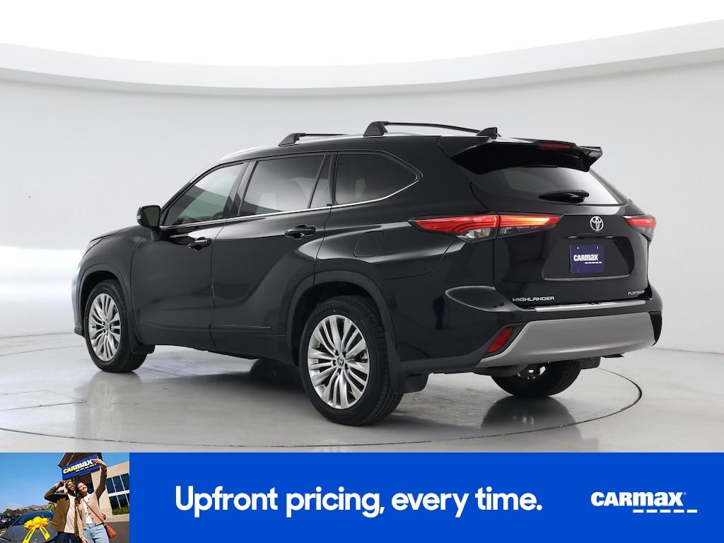used 2022 Toyota Highlander car, priced at $34,998