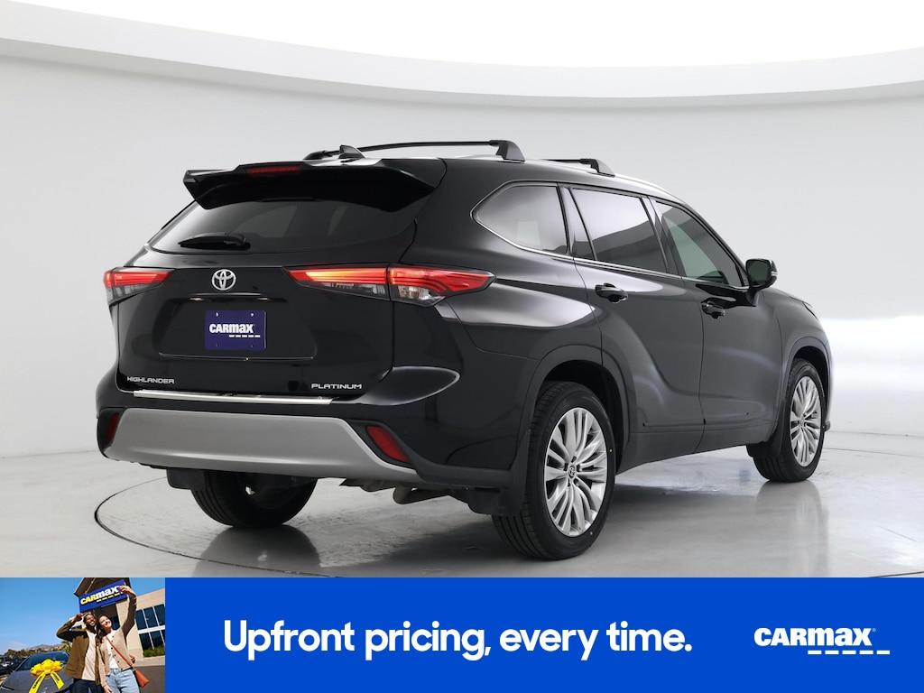 used 2022 Toyota Highlander car, priced at $34,998