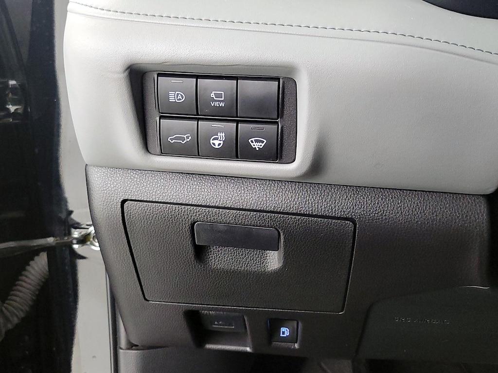 used 2022 Toyota Highlander car, priced at $34,998