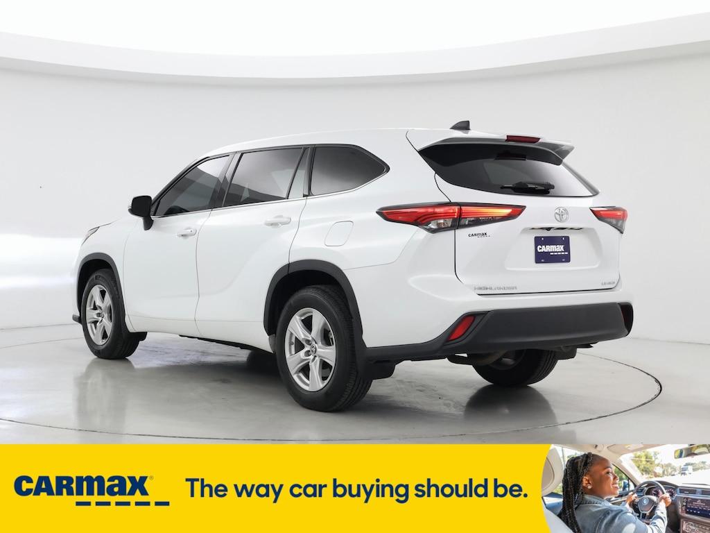 used 2022 Toyota Highlander car, priced at $31,998