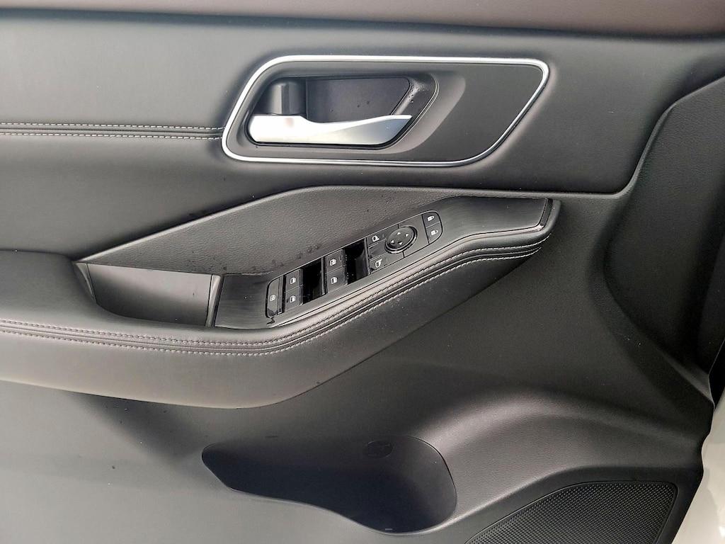 used 2021 Nissan Rogue car, priced at $22,998