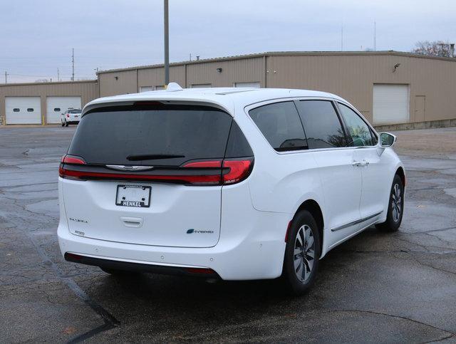 used 2022 Chrysler Pacifica Hybrid car, priced at $32,996