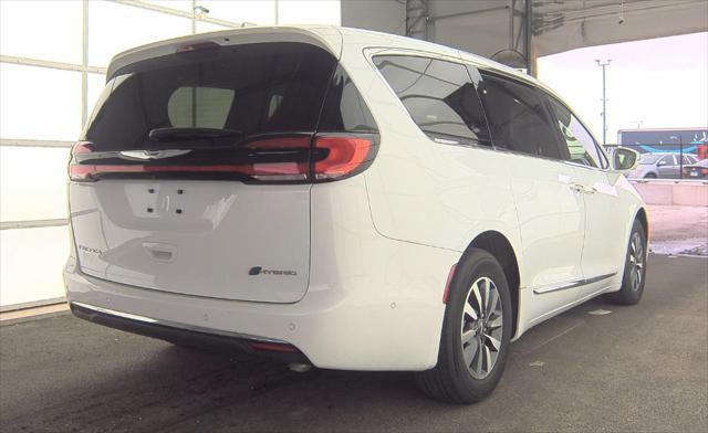 used 2022 Chrysler Pacifica Hybrid car, priced at $32,996