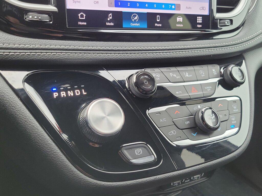 used 2025 Chrysler Pacifica car, priced at $39,992