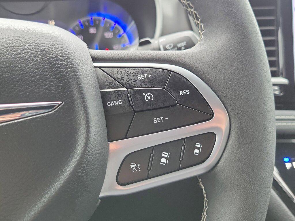 used 2025 Chrysler Pacifica car, priced at $39,992