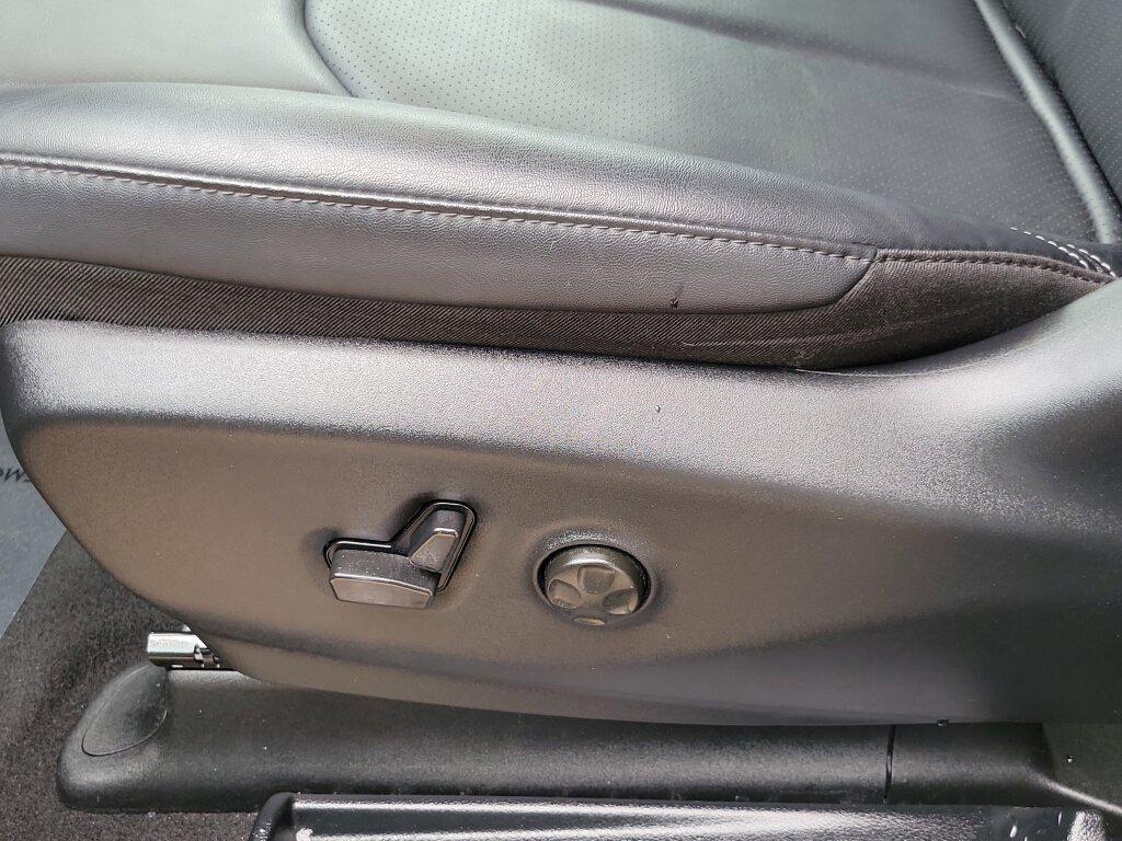 used 2025 Chrysler Pacifica car, priced at $39,992