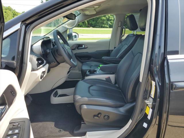 used 2023 Chrysler Pacifica Hybrid car, priced at $29,996