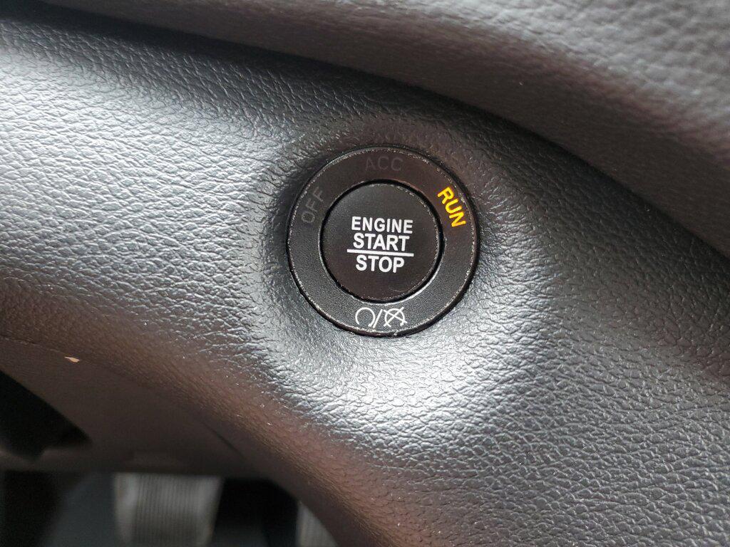 used 2023 Jeep Cherokee car, priced at $25,992