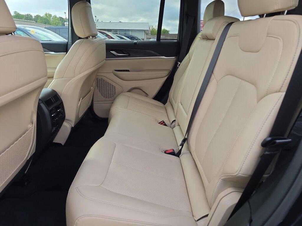 used 2024 Jeep Grand Cherokee car, priced at $34,992