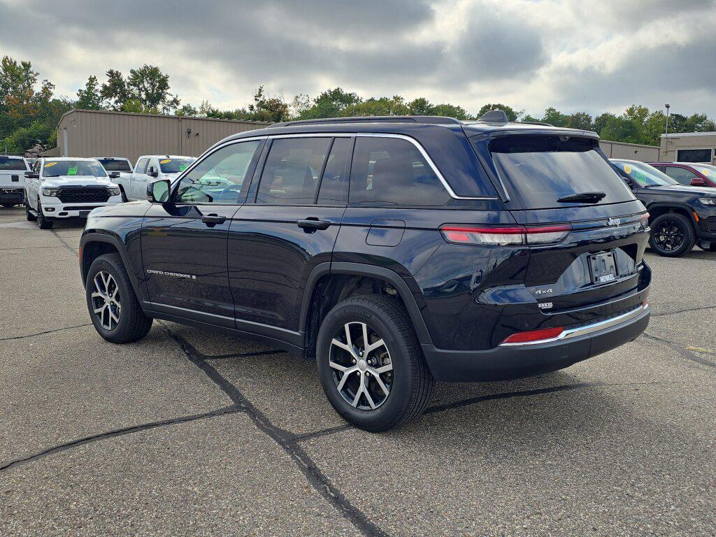 used 2024 Jeep Grand Cherokee car, priced at $34,992