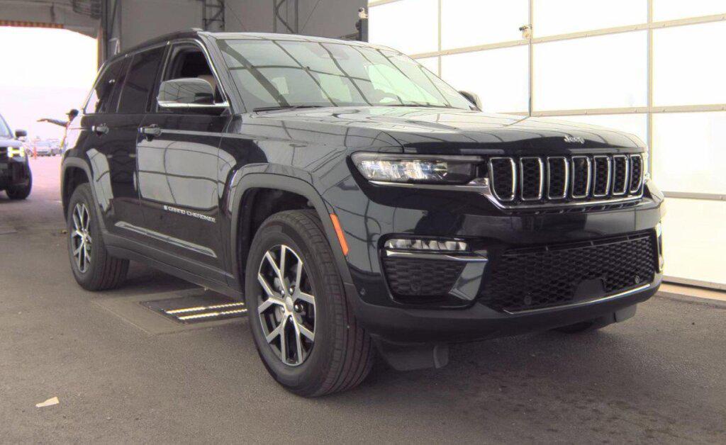 used 2024 Jeep Grand Cherokee car, priced at $34,992