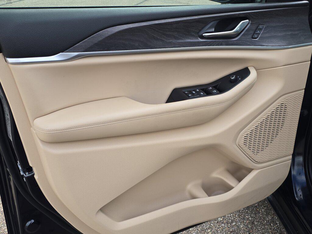 used 2024 Jeep Grand Cherokee car, priced at $34,992