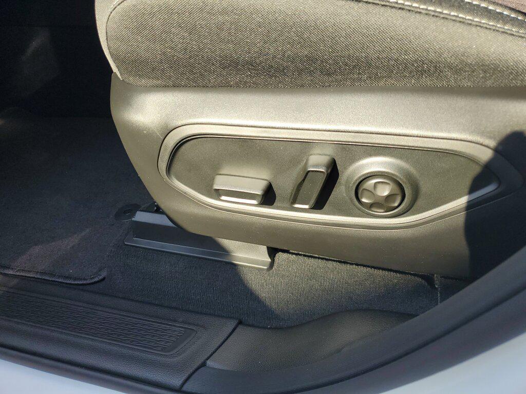new 2025 Jeep Grand Cherokee L car, priced at $39,595