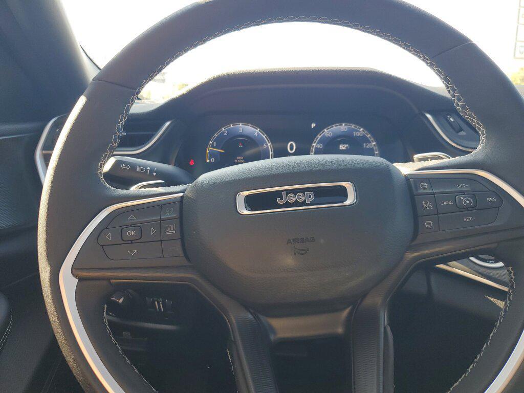 new 2025 Jeep Grand Cherokee L car, priced at $39,595