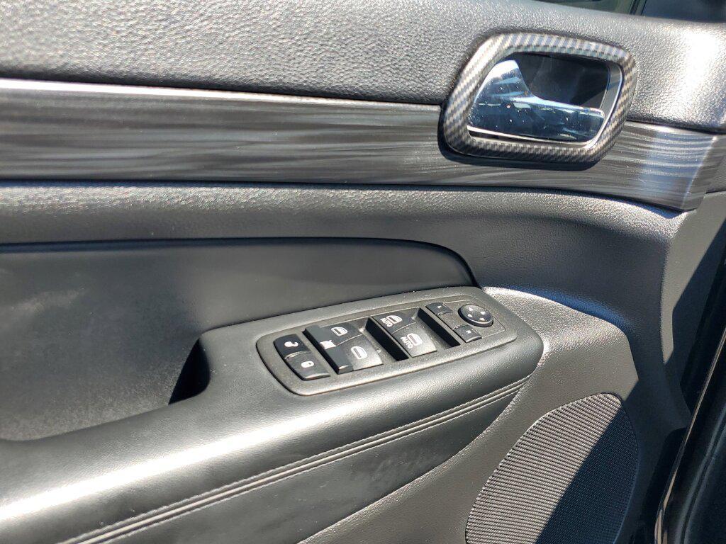 used 2022 Jeep Grand Cherokee car, priced at $29,992