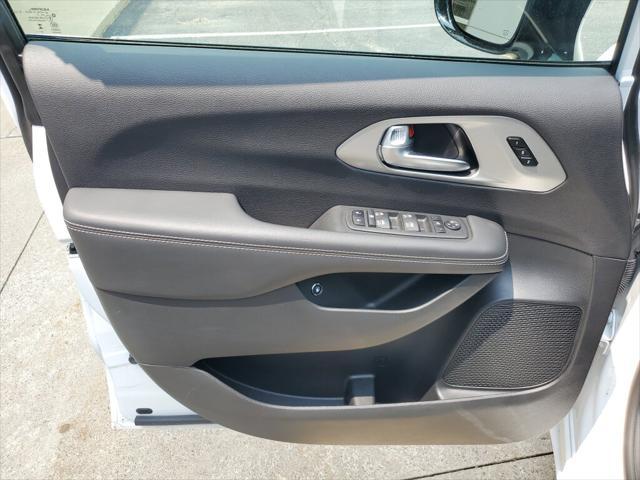 used 2024 Chrysler Pacifica Hybrid car, priced at $35,992
