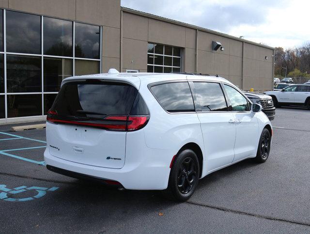 used 2022 Chrysler Pacifica Hybrid car, priced at $29,996