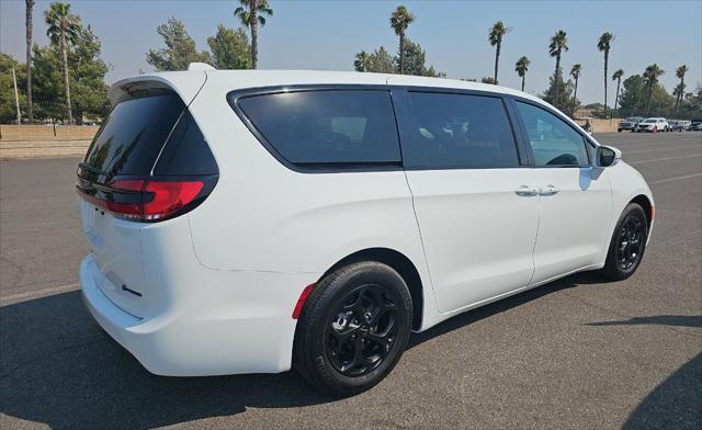 used 2022 Chrysler Pacifica Hybrid car, priced at $29,996