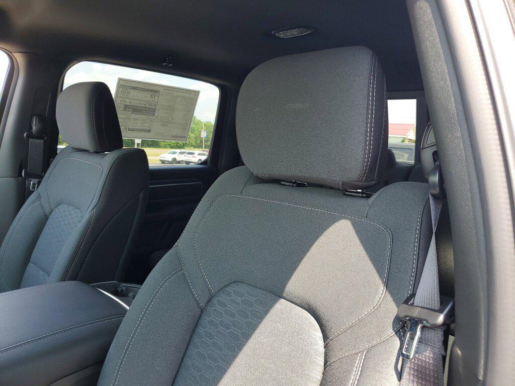 new 2025 Ram 1500 car, priced at $47,995