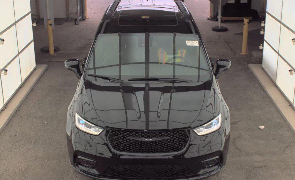 used 2024 Chrysler Pacifica car, priced at $38,992