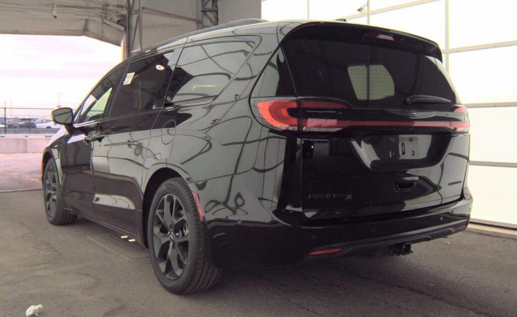 used 2024 Chrysler Pacifica car, priced at $38,992