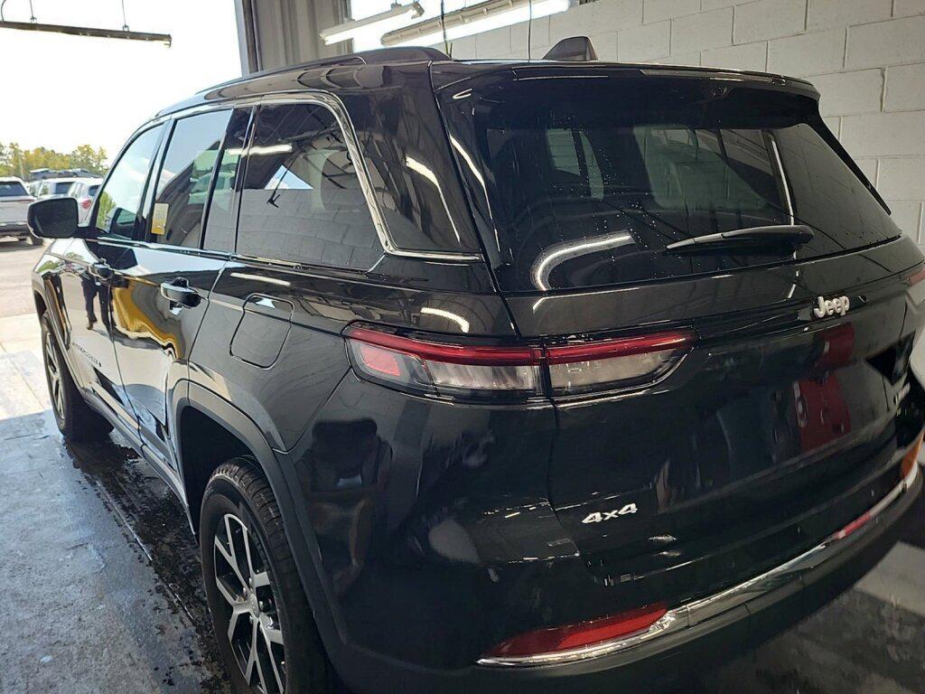 used 2024 Jeep Grand Cherokee car, priced at $36,992