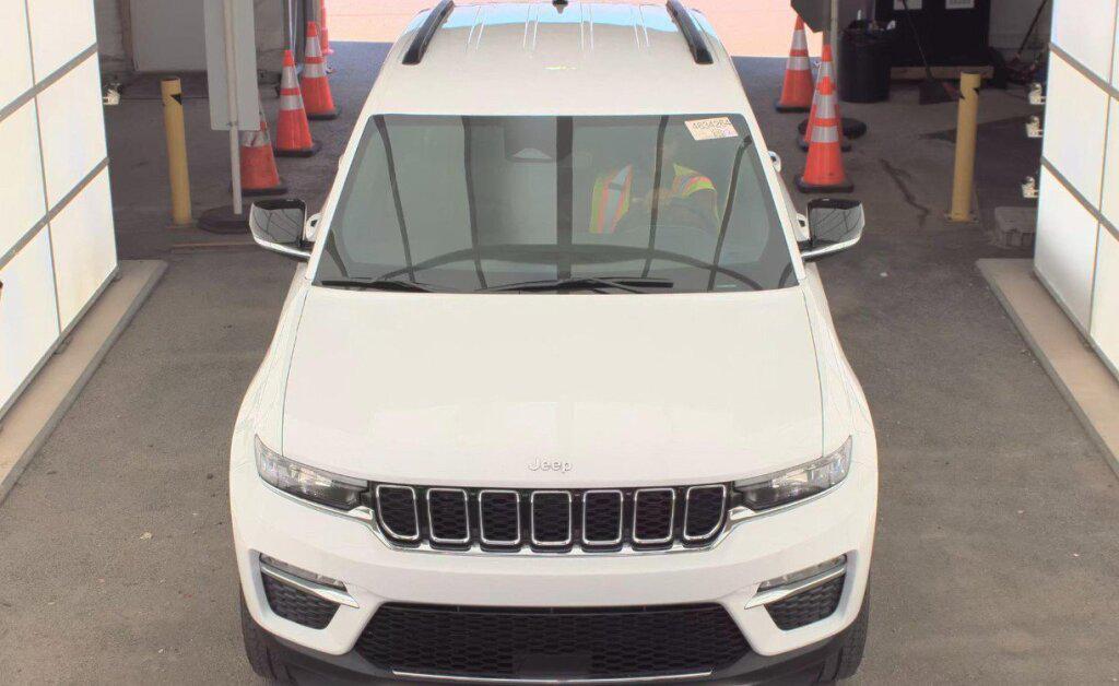 used 2024 Jeep Grand Cherokee car, priced at $35,993