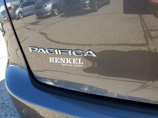 used 2021 Chrysler Pacifica Hybrid car, priced at $28,997